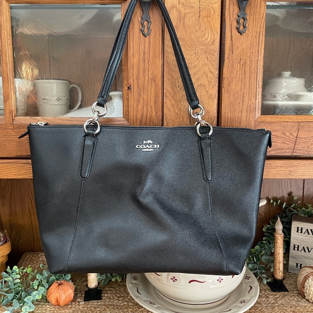 Black Coach Purse-EUC
